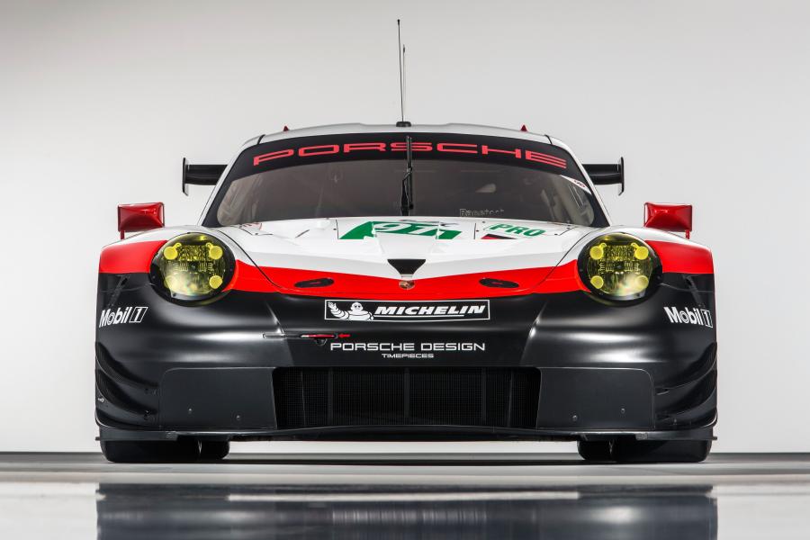 Porsche 911 RSR (991) 2017 года  (фото 17 из 39)